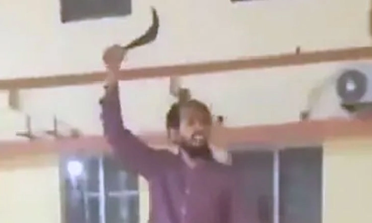 ಗೋರಖ್‌ಪುರ ದೇಗುಲದಲ್ಲಿ ದಾಳಿ ಉಗ್ರ ಕೃತ್ಯ? ಎಟಿಎಸ್ ತನಿಖೆ ಆರಂಭ