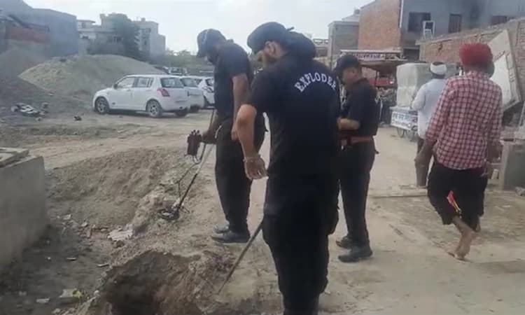 Punjab ಗುರುದ್ವಾರ ಶ್ರೀ ದರ್ಬಾರ್ ಸಾಹಿಬ್‌ನ ಪಾರ್ಕಿಂಗ್ ಸ್ಥಳದಲ್ಲಿ ಸಜೀವ ಬಾಂಬ್ ಪತ್ತೆ