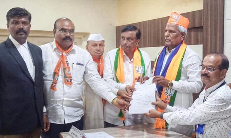 ಸಿದ್ದು ಸವದಿ ನಾಮಪತ್ರ ಸಲ್ಲಿಕೆ: ರಬಕವಿ-ಬನಹಟ್ಟಿಗೆ ಹರಿದು ಬಂದ ಜನಸಾಗರ