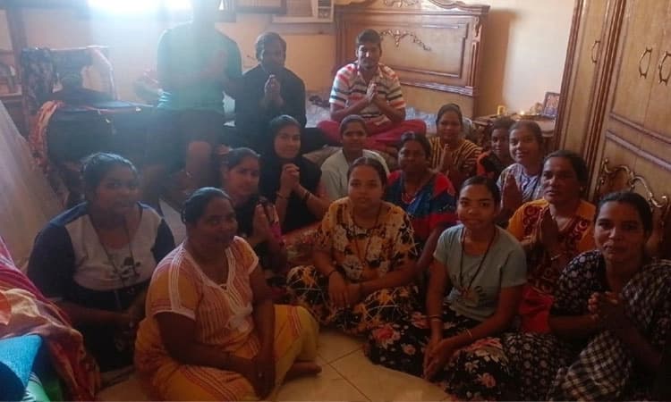 HUNSUR: ಸರಕಾರದ ನೆರವಿಗೆ ಹಕ್ಕಿಪಿಕ್ಕಿ ಸಂತ್ರಸ್ತರ ಮೊರೆ