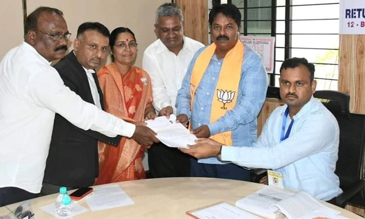 ಬೆಳಗಾವಿ ಜಿಲ್ಲೆಯಲ್ಲಿ 46 ಅಭ್ಯರ್ಥಿಗಳು ನಾಮಪತ್ರ ಸಲ್ಲಿಕೆ