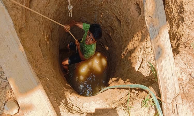 Success: ಬಾಲಕ ಏಕಾಂಗಿಯಾಗಿ ಕೊರೆದ ಬಾವಿಯಲ್ಲಿ ನೀರು!