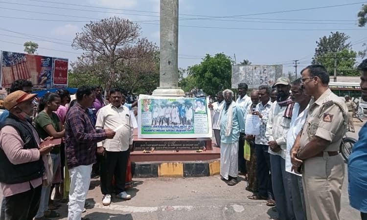 ಹುಣಸೂರು: ಒಂದೆಡೆ ಹುಲಿ ಯೋಜನೆಗೆ 50ರ ಸಂಭ್ರಮ, ಮತ್ತೊಂದೆಡೆ ಆದಿವಾಸಿಗಳ ಶೋಕ ದಿನಾಚರಣೆ