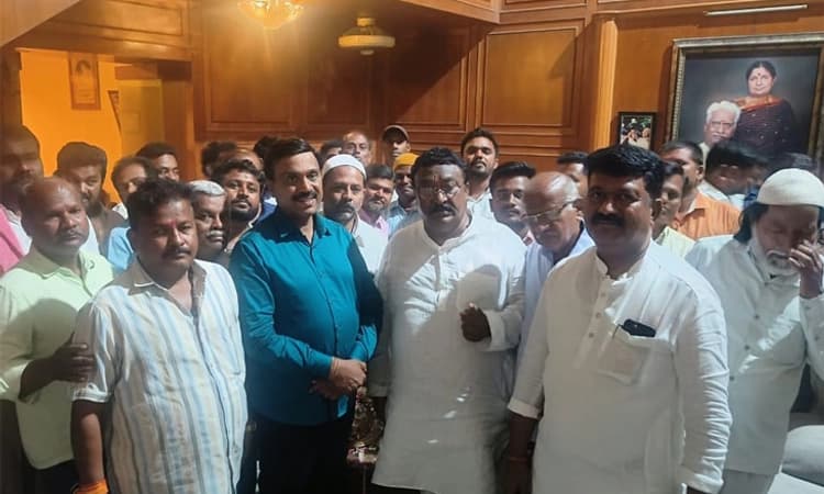 ಶ್ರೀನಾಥ್ ಗೆ Congress ಟಿಕೆಟ್ ಮಿಸ್ ; ರಾಮುಲು ನಿವಾಸಕ್ಕೆ ಗಾಲಿ ರೆಡ್ಡಿ