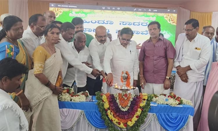 ಸಾದರು ಎಂದರೆ ಮೊದಲಿಗೆ ನೆನಪಾಗುವುದು ಸರಳತೆ : Dr. G Parameshwara