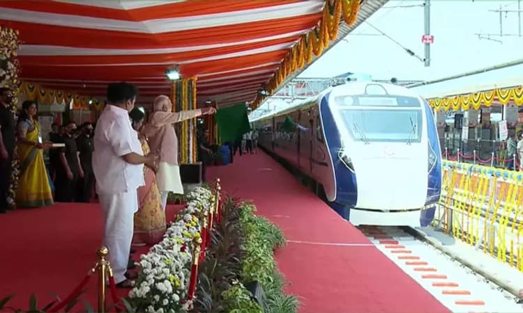 Secunderabad-Tirupati ವಂದೇ ಭಾರತ್ ಎಕ್ಸ್‌ಪ್ರೆಸ್‌ಗೆ ಪ್ರಧಾನಿ ಮೋದಿ ಚಾಲನೆ