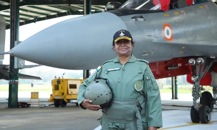 ಫೈಟರ್ ಜೆಟ್‌ ನಲ್ಲಿ ಹಾರಾಟ ನಡೆಸಿದ ರಾಷ್ಟ್ರಪತಿ ದ್ರೌಪದಿ ಮುರ್ಮು