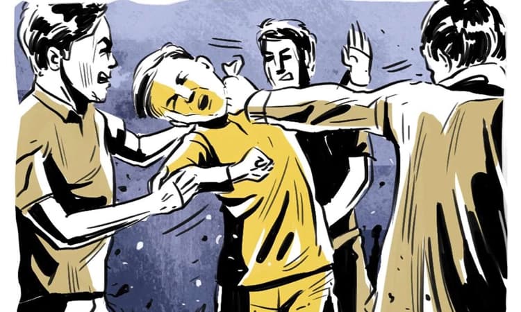 Koratagere News: ಪ್ರಯಾಣಿಕರನ್ನು ಹತ್ತಿಸುವ ವಿಚಾರಕ್ಕೆ ರಿಕ್ಷಾ ಚಾಲಕರ ನಡುವೆ ಮಾರಾಮಾರಿ