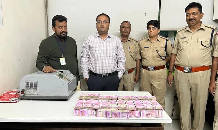 Code of conduct; ಅಬ್ಬಾ…ಬೆಳಗಾವಿಯಲ್ಲಿ 2 ಕೋಟಿ ರೂ. ನಗದು ಹಣ ಪತ್ತೆ!