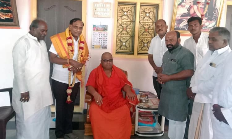 ಪ್ರಾಮಾಣಿಕವಾಗಿ ಶ್ರಮಿಸಿದ ನಾಯಕರಿಗೆ ಯಶಸ್ಸು ತೆರೆದ ಬಾಗಿಲು ಇದ್ದಂತೆ: ವಾಮದೇವ ಶ್ರೀಗಳು