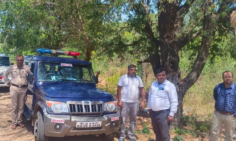 ಕೊರಟಗೆರೆ: ಚೆಕ್ ಪೋಸ್ಟ್ ತೆರೆಯಲು ಸ್ಥಳ ಪರಿಶೀಲನೆ ನಡೆಸಿದ ಚುನಾವಣಾಧಿಕಾರಿ