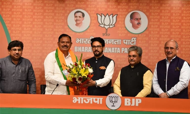 ದೆಹಲಿಯಲ್ಲಿ ಬಿಜೆಪಿ ಸೇರ್ಪಡೆಯಾದ ಜೆಡಿಎಸ್‌ ಮಾಜಿ ಶಾಸಕ ಎ.ಟಿ.ರಾಮಸ್ವಾಮಿ