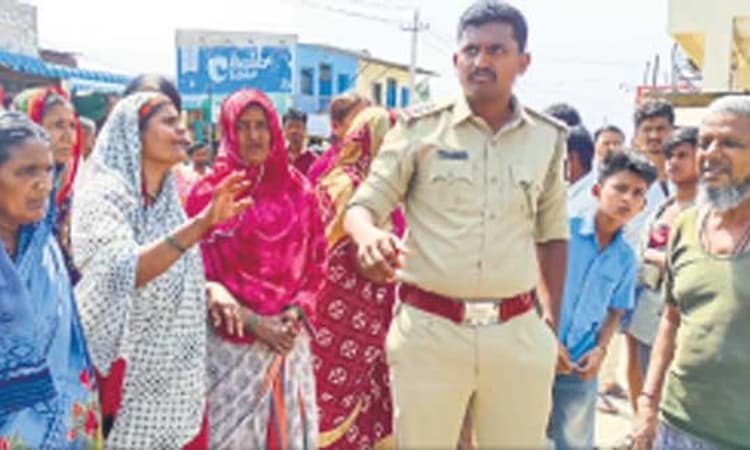 ವಿರೋಧದ ಮಧ್ಯೆಯೂ ಪೈಪ್‌ ಹಾಕಿದ ಅಧಿಕಾರಿಗಳು; ‌ಯುವಶಕ್ತಿ ಸಂಘದ ಹೋರಾಟಕ್ಕೆ ಜಯ