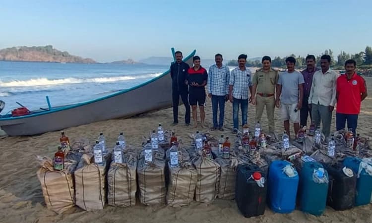 ಕಾರವಾರದಲ್ಲಿ ಗೋವಾದಿಂದ ತಂದಿದ್ದ ಭಾರಿ ಪ್ರಮಾಣದ ಮದ್ಯ ವಶ