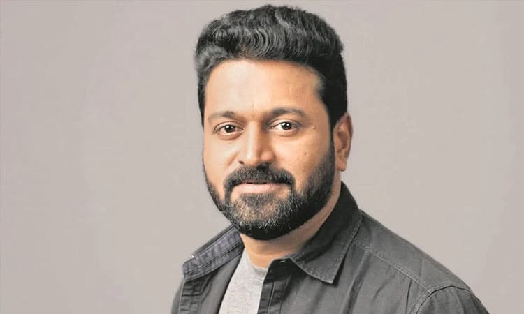 ರಾಜಕೀಯಕ್ಕೆ ರಿಷಬ್‌ ಎಂಟ್ರಿ..‌ ಒಂದು ಪಕ್ಷಕ್ಕೆ ಸೇರಿಸಿದ್ದಾರೆ ಎಂದ ಡಿವೈನ್‌ ಸ್ಟಾರ್