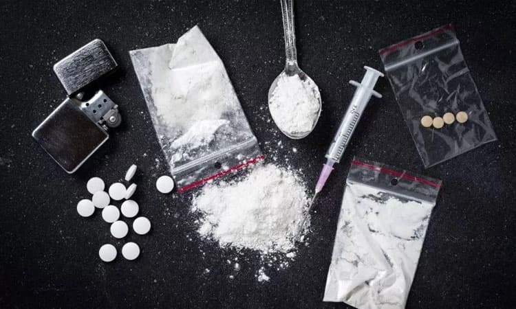 ಗಾಂಜಾ ಕೊಡುವಂತೆ ಪೀಡಿಸಿದ್ದಕ್ಕೆ ಯುವಕನ ಕೊಲೆ