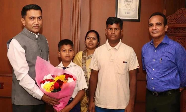 ಮುಳುಗುತ್ತಿದ್ದವರನ್ನು ರಕ್ಷಿಸಿದ ಬಾಲಕನಿಗೆ ಗೋವಾ ಮುಖ್ಯಮಂತ್ರಿಯಿಂದ 1 ಲಕ್ಷ ರೂ. ಬಹುಮಾನ