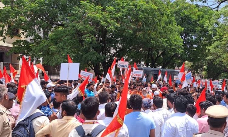 ಕಲಬುರಗಿಯಲ್ಲಿ ಬಂಜಾರಾ ಸಮುದಾಯದ ಬೃಹತ್ ಪ್ರತಿಭಟನೆ