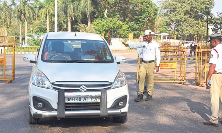 ಆಡಳಿತ ಯಂತ್ರವಿನ್ನು ಚುನಾವಣ ಕಾರ್ಯದಲ್ಲಿ ವ್ಯಸ್ತ: ನಾಗರಿಕ ಸೇವೆಯಲ್ಲಿ ವ್ಯತ್ಯಯ ಸಂಭವ