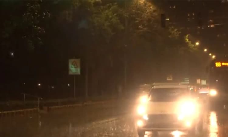 ದೆಹಲಿ-ಎನ್‌ಸಿಆರ್‌ನಲ್ಲಿ ಗುಡುಗು ಸಹಿತ ಮಳೆ; 9 ವಿಮಾನಗಳು ಬೇರೆಡೆಗೆ