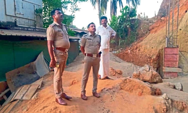 ಸುಳ್ಯ: ದುರಂತ ಸಂಭವಿಸಿದ ಸ್ಥಳಕ್ಕೆ ಡಿವೈಎಸ್ಪಿ ಭೇಟಿ