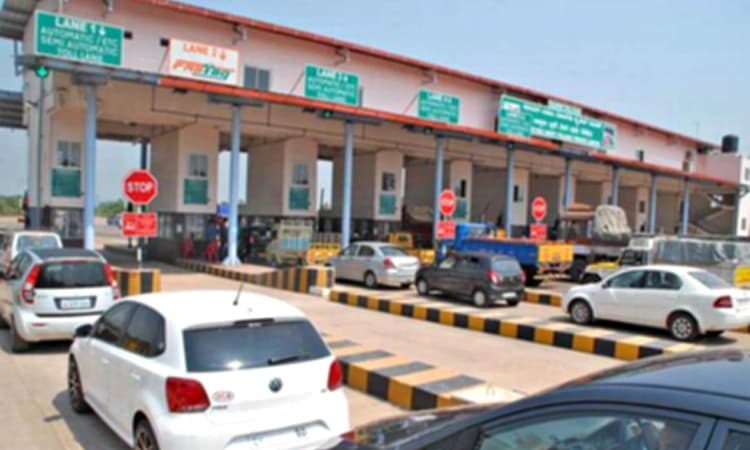 ಹೆಜಮಾಡಿ ಚೆಕ್‌ಪೋಸ್ಟ್‌ ಬಳಿ ಕಾರಿನಲ್ಲಿ ದಾಖಲೆ ರಹಿತ ಐದು ಲಕ್ಷ ರೂ. ಸಾಗಾಟ ಪತ್ತೆ