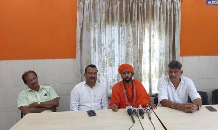 ಕಾಂಗ್ರೆಸ್ ಮೊದಲ ಪಟ್ಟಿಯಲ್ಲಿ ಬಿಲ್ಲವ ಸಮುದಾಯಕ್ಕೆ ಅನ್ಯಾಯ: ಪ್ರಣವಾನಂದ ಸ್ವಾಮೀಜಿ