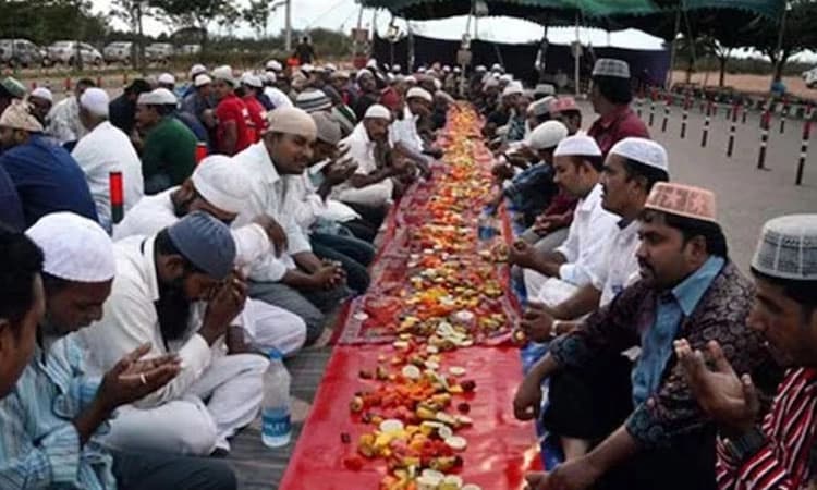 ಮಸೀದಿಯಲ್ಲಿ ಇಫ್ತಾರ್‌ ಆಹಾರ ಸೇವಿಸಿದ ಬಳಿಕ 100 ಕ್ಕೂ ಅಧಿಕ ಮಂದಿ ಅಸ್ವಸ್ಥ; ಕೆಲವರು ಗಂಭೀರ