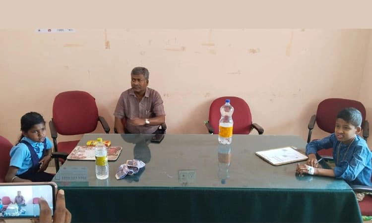 ಕುಷ್ಟಗಿ: ವಿದ್ಯಾರ್ಥಿ- ಪೋಷಕರಿಗೆ ಹೆಜ್ಜೇನು ದಾಳಿ