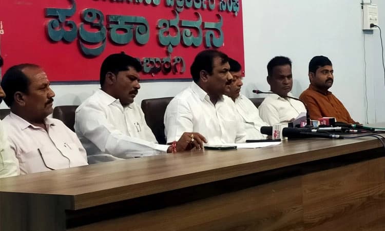 ಕಾಂಗ್ರೆಸ್ ಗೆ ಮಾರಾಟವಾದ ಊಸರವಳ್ಳಿ ಬಾಬುರಾವ್ ಚಿಂಚನೂರ್: ಮ್ಯಾಕೇರಿ ಆರೋಪ