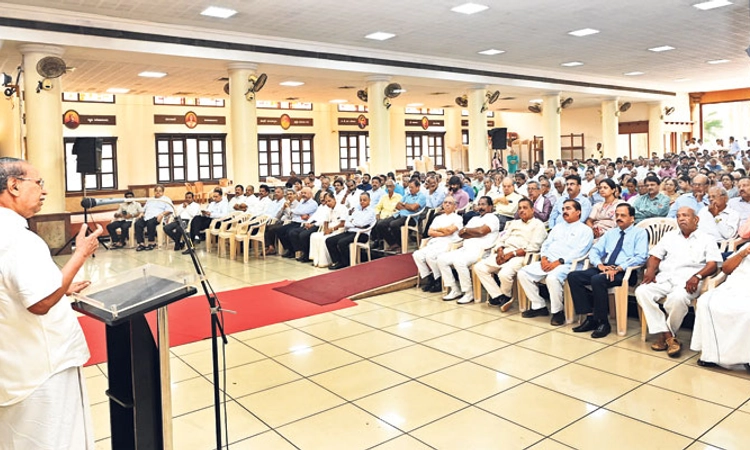 Mangaluru; ಅಜಾತಶತ್ರು, ಅಪರೂಪದ ಸಾಧಕ ಮನೋಹರ ಪ್ರಸಾದ್‌