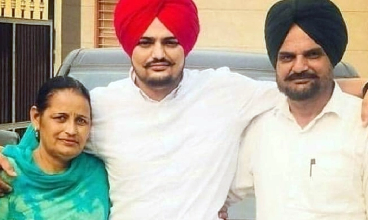 Sidhu Moosewala: ಸಿಧು ಮೂಸೆವಾಲ ಅವರ ತಾಯಿ ಗರ್ಭಿಣಿ ಅಲ್ವಂತೆ… ತಂದೆ ಹೇಳಿದ್ದೇನು ?