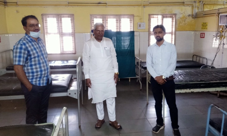 ವೈದ್ಯರ ಕಿತ್ತಾಟ… 30 ಬೆಡ್ ಗಳ ಸರ್ಕಾರಿ ಆಸ್ಪತ್ರೆಯಲ್ಲಿ ಇರುವುದು ಮೂರೇ ರೋಗಿಗಳು