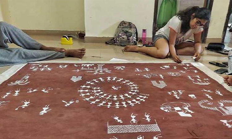 Warli painting: ಅಂದವನ್ನು ಹೆಚ್ಚಿಸುವ ಗ್ರಾಮೀಣ ಸೊಗಡಿರುವ  “ವರ್ಲಿ’ ಚಿತ್ತಾರ