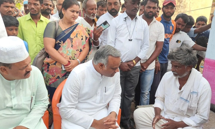 Kalaburagi; ಆತ್ಮಹತ್ಯೆಗೈದ ಬಾಲಕಿ ಮನಗೆ ಸಚಿವ ಪ್ರಿಯಾಂಕ್ ಭೇಟಿ, ಪೋಷಕರಿಗೆ ಸಾಂತ್ವಾನ