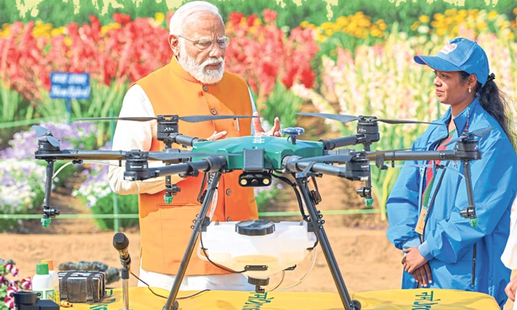 Sashakt Nari-Viksit Bharat ; ಸ್ತ್ರೀಯರಿಗೆ 1000 ಡ್ರೋನ್‌ ಹಸ್ತಾಂತರಿಸಿದ ಮೋದಿ