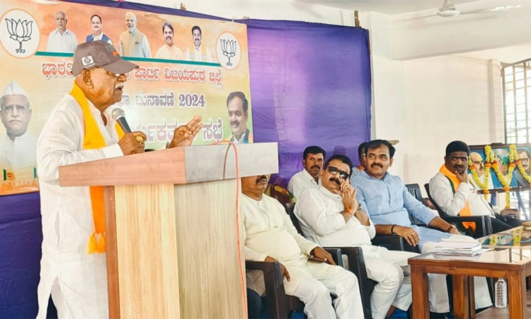 BJP ಟಿಕೆಟ್ ಕೊಟ್ಟರೆ ಸ್ಪರ್ಧೆ, ಇಲ್ಲವಾದರೆ ಕಾರ್ಯಕರ್ತ: ಜಿಗಜಿಣಗಿ