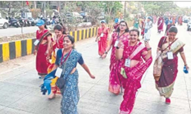 ಬೆಳಗಾವಿ: ಗಮನಸೆಳೆದ ಮಹಿಳೆಯರ ಸಾರಿ ವಾಕ್‌ಥಾನ್‌‌