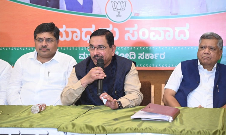 Pralhad Joshi; ದೇಶಾದ್ಯಂತ “ವಿಕಸಿತ ಭಾರತ ಕಲ್ಪನೆ’ ವೀಡಿಯೋ ವ್ಯಾನ್‌ ಸಂಚಾರ