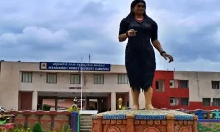 PhD ವಿದ್ಯಾರ್ಥಿನಿಗೆ ಪ್ರೊಫೆಸರ್‌ ಲೈಂಗಿಕ ಕಿರುಕುಳ ಗಂಭೀರ ಪರಿಗಣನೆ: ತುಳಸಿಮಾಲಾ