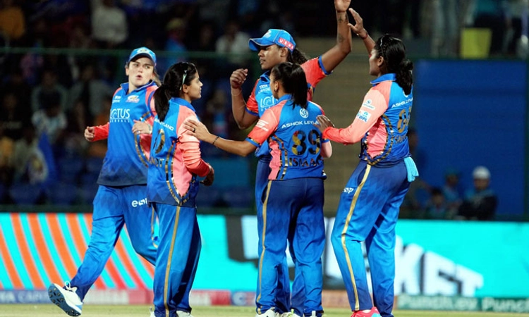 WPL; ಹರ್ಮನ್‌ಪ್ರೀತ್ ಕೌರ್ ಅಮೋಘ ಆಟ : ಮುಂಬೈಗೆ 7 ವಿಕೆಟ್ ಗೆಲುವು