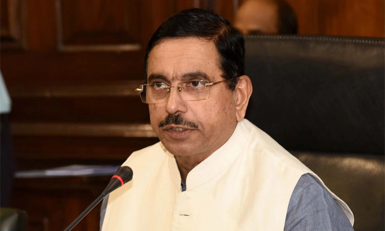 Lok Sabha Elections: ಹಾಲಿ ಸಂಸದರಿಗೆ ಟಿಕೆಟ್‌ ತಪ್ಪಲಿದೆ ಎನ್ನುವುದು ಉಹಾಪೋಹ: ಜೋಶಿ