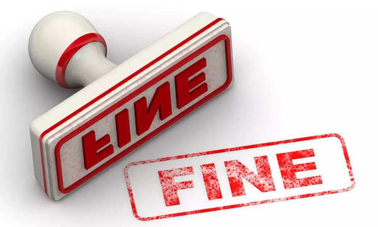 Kasaragod; ಟ್ರೋಲಿಂಗ್‌ : ಕರ್ನಾಟಕದ ಮೀನುಗಾರಿಕಾ ಬೋಟ್‌ ವಶಕ್ಕೆ; 25 ಲಕ್ಷ ರೂ. ದಂಡ