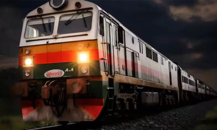 Railways’ ವಾರ್ಷಿಕ ಆದಾಯ ಎಷ್ಟು ಗೊತ್ತಾ?2023-24ನೇ ಸಾಲಿನ ಪ್ರಯಾಣಿಕರ ಸಂಖ್ಯೆ 648 ಕೋಟಿ!