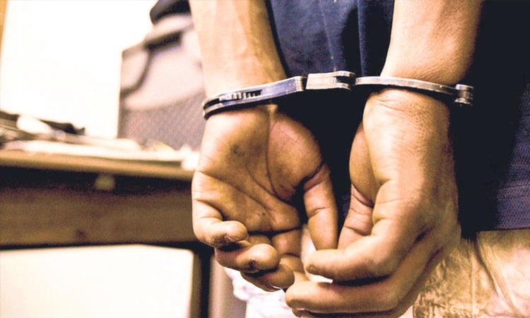 Arrested: ವಿದ್ಯಾರ್ಥಿನಿಗೆ ಮುತ್ತು ನೀಡಿದ್ದ ಸೆಕ್ಯುರಿಟಿ ಗಾರ್ಡ್‌ ಬಂಧನ