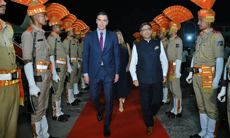 Tata-Airbus: ಗುಜರಾತ್ ಗೆ ಆಗಮಿಸಿದ ಸ್ಪೇನ್ ಪ್ರಧಾನಿ: ಟಾಟಾ-ಏರ್‌ಬಸ್ ಸ್ಥಾವರ ಉದ್ಘಾಟನೆ
