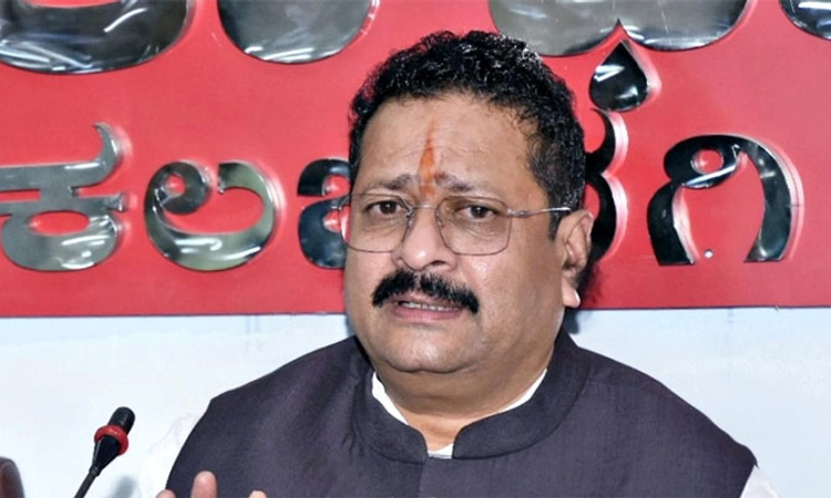Basangouda Patil Yatnal: ಬಿಜೆಪಿ ಶಾಸಕರು ಕಾಂಗ್ರೆಸ್‌ ಸೇರಲು ಹುಚ್ಚು ಹಿಡಿದಿದೆಯಾ?