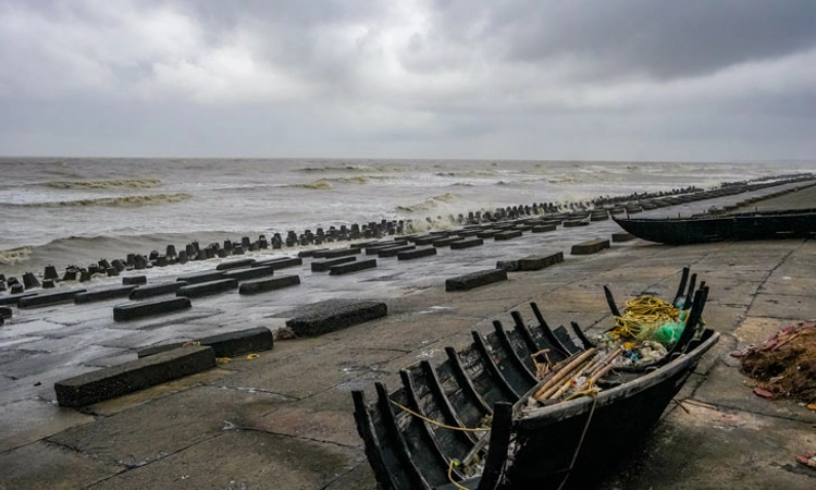 Cyclone Dana; ಚಂಡಮಾರುತ ಗೆದ್ದ ಒಡಿಶಾ, ಬಂಗಾಲ