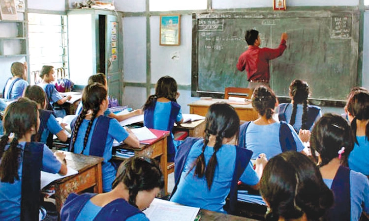 Employment: ಉದ್ಯೋಗ, ಅರ್ಹತೆ ಮತ್ತು ವೃತ್ತಿ ನಿಷ್ಠೆ
