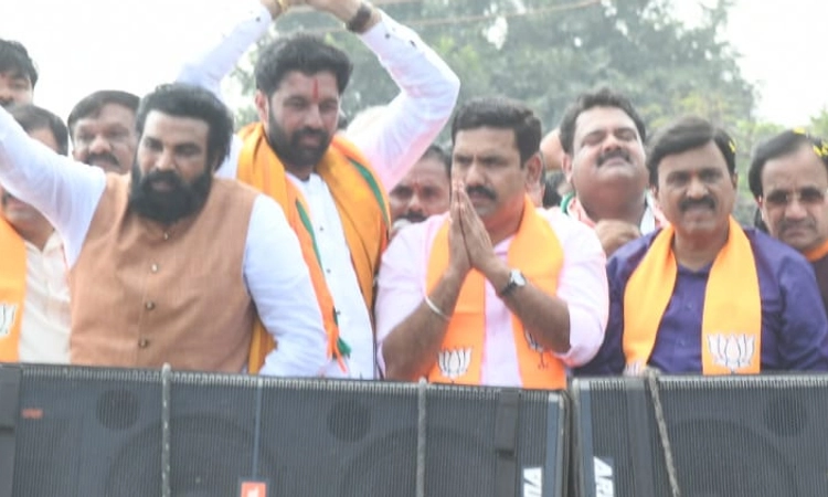 By Election; ಸಂಡೂರಿನಲ್ಲಿ ಒಗ್ಗಟ್ಟು ಪ್ರದರ್ಶಿಸಿದ ಜನಾರ್ದನ ರೆಡ್ಡಿ- ಶ್ರೀರಾಮುಲು